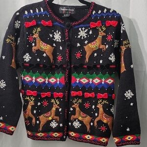 Hampshire Studio Vintage  Sweater with Reindeer and Snowflake Design Embroidered